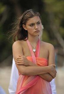 Cleo-Season-3-Epsiode-13-h2o-just-add-water-21778693-387-565