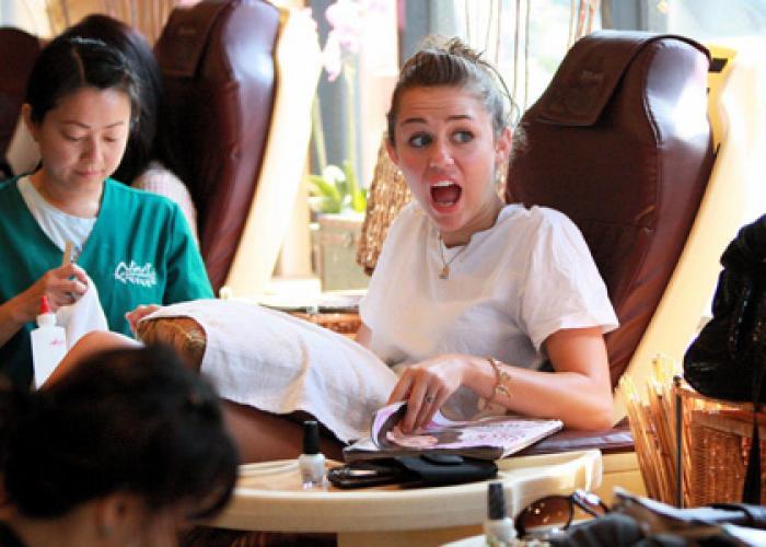 AYQERDIWCIUKYKKGLNH - Poze cu Miley
