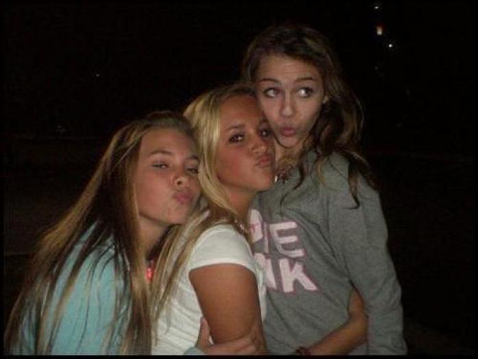 CGJDZQAUMLTVIIOTMNA - Poze cu Miley