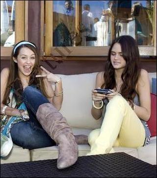 CJSORSXIJJTAJMUUPFG - Poze cu Miley