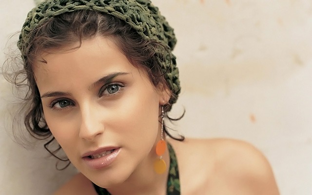 nelly-furtado-3