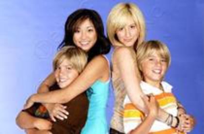 9971890_ISBFWVRMX - zack si cody ce viata minunata