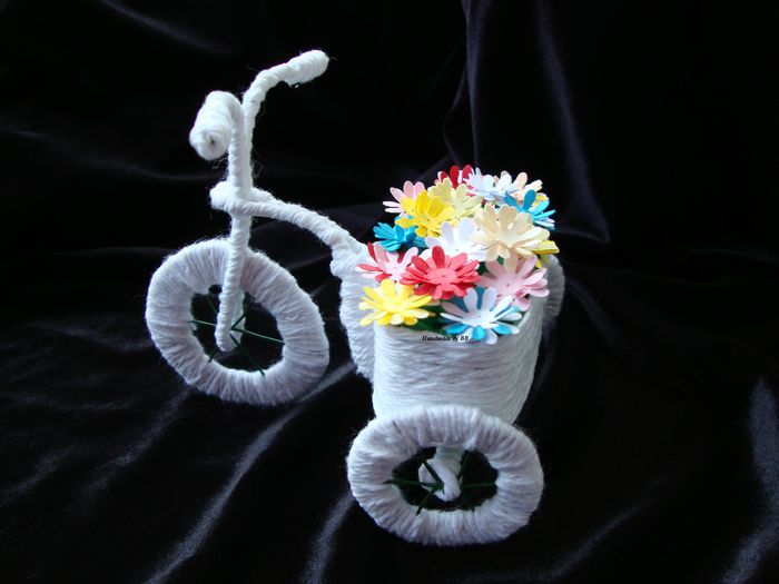 Tricicleta cu flori - handmade-diverse