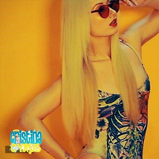 ➹`Петрова пожар.ϟ; *coboară din apartament și o vede pe Renata, se uită urât la ea*