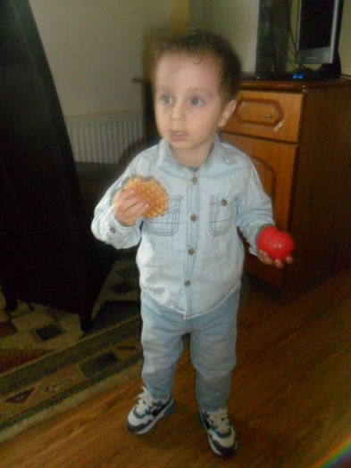 SAM_3405 - un bebe mic -2013