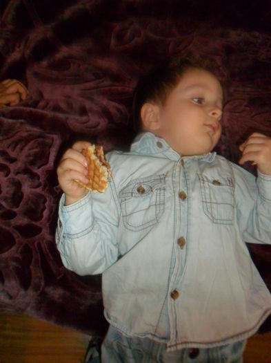 SAM_3416 - un bebe mic -2013