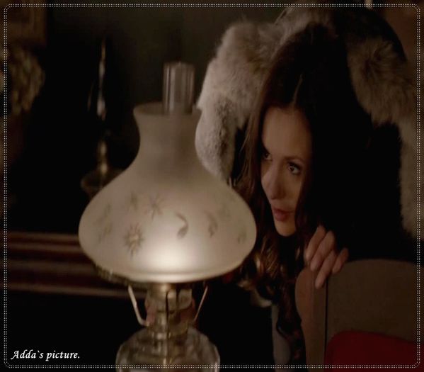 》*intra in casa si da drumul la lampa*