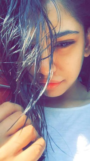 10501799_830095553704967_8546588725926580093_n - Niti Taylor
