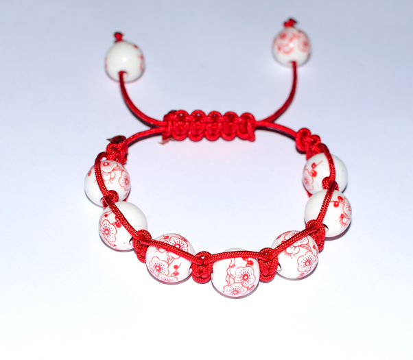 Portelan cu model floral - 18 RON - Bratari Shamballa cu PIETRE SEMIPRETIOASE de vanzare 2015