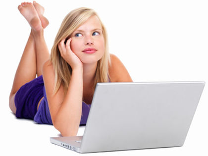 laptop-publimedia-shutterstock - CHAT ONLINE FETE SI BAIETI