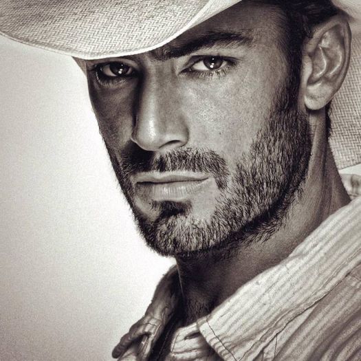  - Aaron Diaz