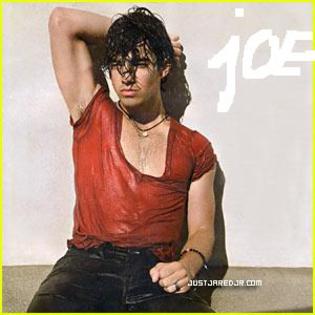 joe-jonas-instlye-heartthrob