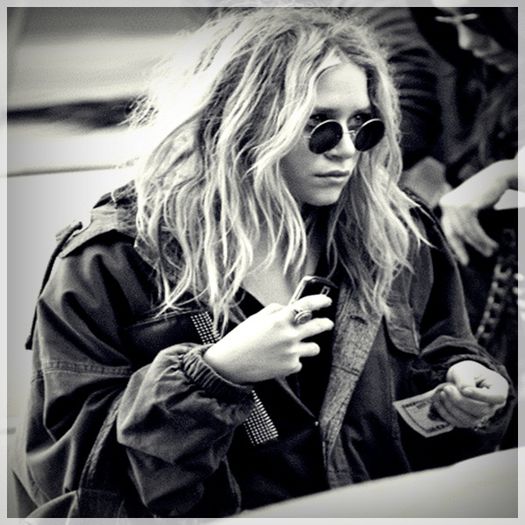 26.3 █ ▄→ -se uită la ea de pe geam-