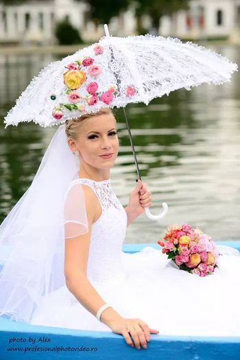 umbreluta- in final uitata pe capota masinii; cine a gasit-o sa o pastreze :) umbreluta- in final uitata pe capota masinii; cine a gasit-o sa o pastreze :)