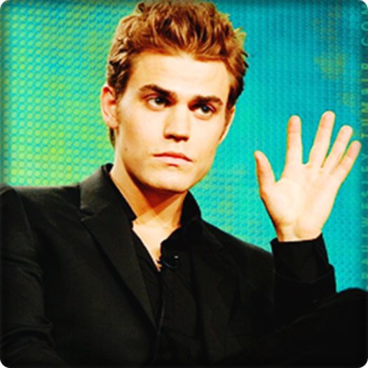 ; CL E prea mare si prea grea ca s-o pun la gat, o duc la amanet=))))#Damon; *se uita la Ilie* Si eu care credeam ca esti pr;;ost, dar nu esti deloc...#Ilie =)))))
