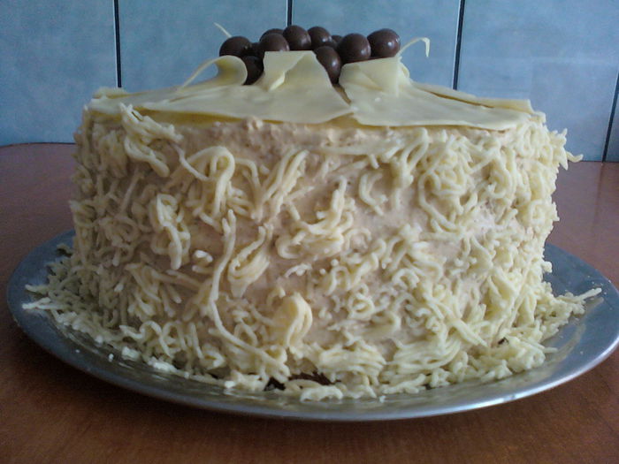 Tort cu blat de lămâie, crema cu nuca și înveliș de ciocolata - Culinar 3