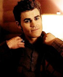 *se ridica de pe canapea* Elena!! *hug* esti bine?