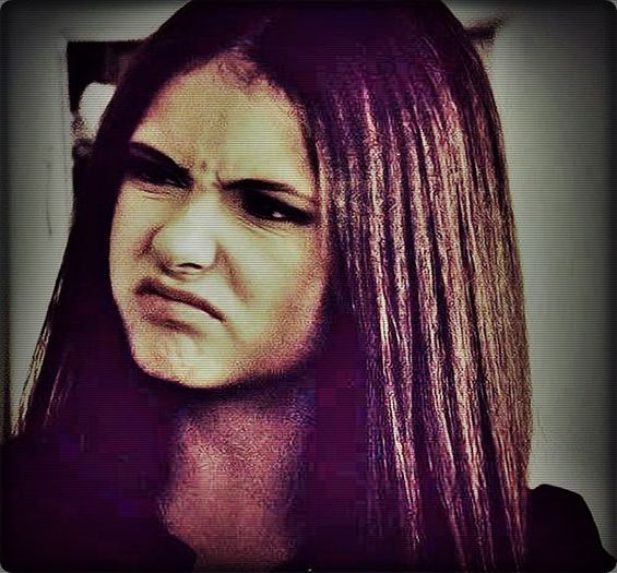- M`am linistit acum...[se tranteste jos cu tot cu ea][=))))
