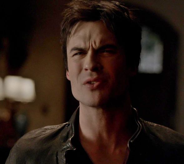 Ca sa ce? Ca sa ti-o p;;ui cu asta pe birou chiar aici? *pune mana pe birou*; Vad ca e destul de rezistent, asa ca MULTAA BAFTA
