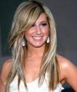 CAH8Q1HJ - ashley tisdale