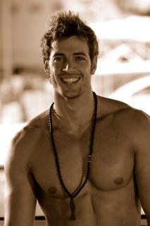 cAhLXE111892-02 - o - William Levy - o