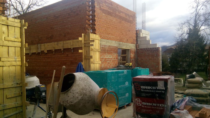 01 april 2015