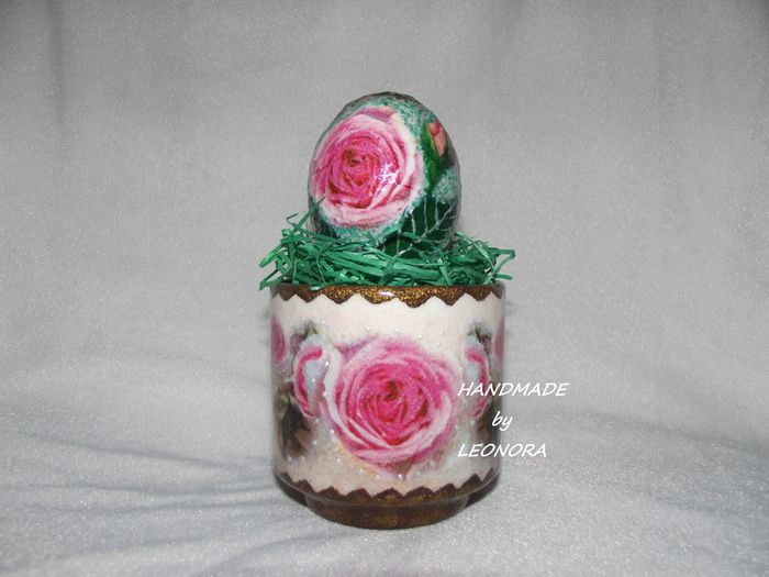 ou in ceasca handmade - reciclare hartie-decoratiuni handmade de Pasti