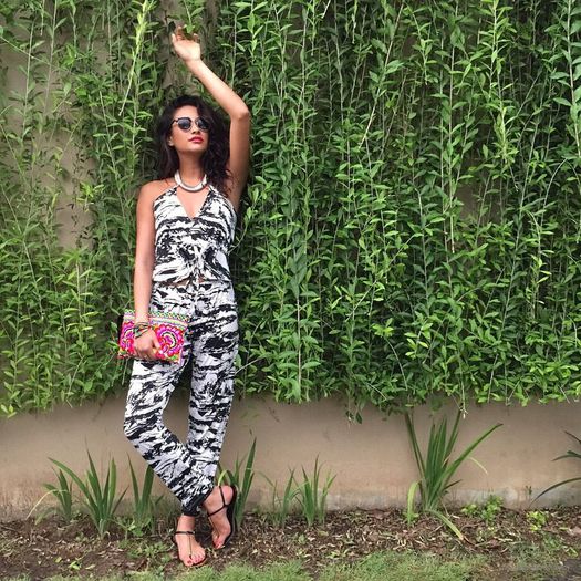 shay-mitchell-vacation-style-photos02