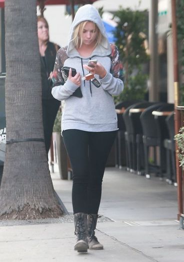 ashley-benson-heads-to-a-clinic-in-beverly-hills_6 - ashley benson