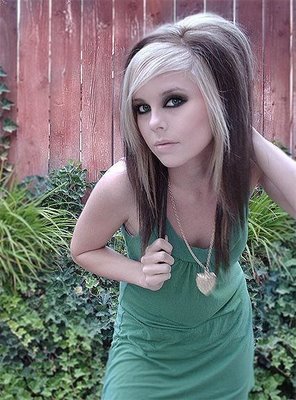 2009-2010-emo-hairstyle-for-women1 - emo hairstyle
