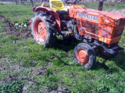 102601222_ECCMWYI - Tractoras KUBOTA
