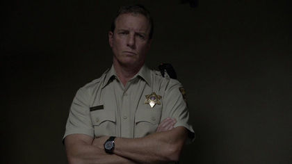 Copilul asta nu stie sa-si faca curat singur in camera *ii aranjeaza patul si da de o pereche de; tan;ga cu dantela*
