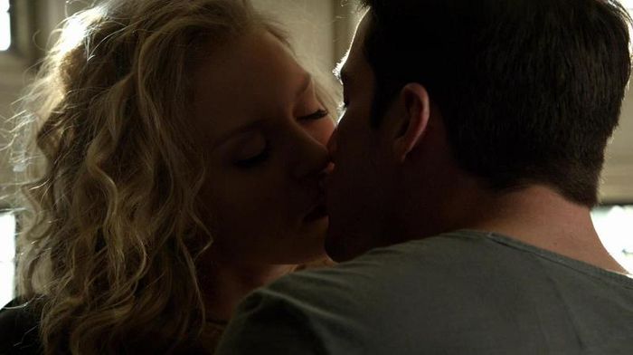 *se misca din ce in ce mai rapid*