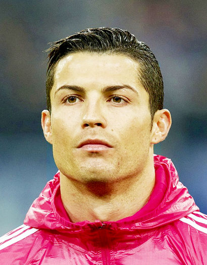 (nu aude fiindca era muzica prea tare) Ce sa fac ce sa fac ca sa nu ma scap pe mine..; *danseaza de pe un picior pe altul, apoi vede ghiveciul* Ah, solutia : ma p*_sh in ghiveci!
