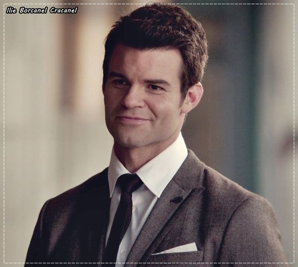 ;; clk Eu bine *mesteca sclipiciul* #Davina=))) + Salutari #derek,ric,zoe.; Ooooooo ke tort frums #Fane. Nu suflam acu .. mai incolo ;3 #Zoe. CE ROCHIE DE EPOCA AI PE TINE ;X =)) #Kath.
