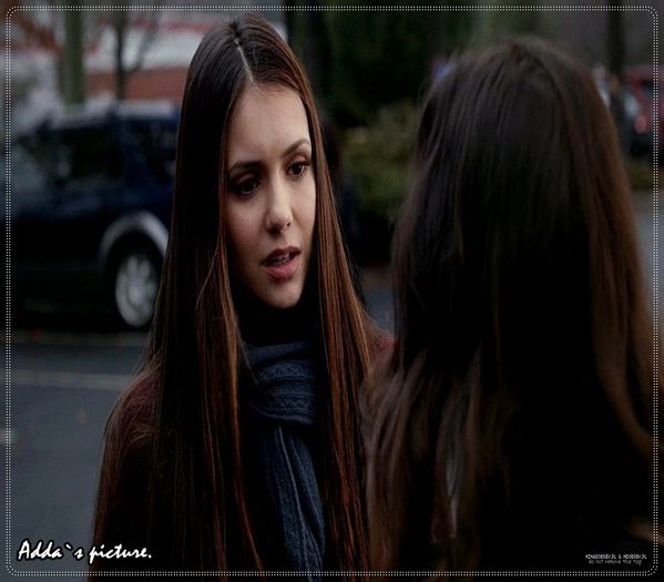 》clk Incercai mereu sa te sinu;cizi, da acuma il ai pe Jimmy, pardon Fane=)))#Davina.; *ii ia sticla , se duce la paharele care erau aranjate frum ca o piramida si toarna de se umple toate* :X
