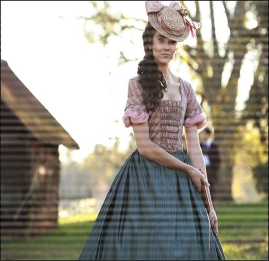 ✌↘;.wιɴcнeѕтer;. Vai, dar am păstrat rochile de atunci ;X =)))). #Elijah.*click*; #ia un pahar de șampanie și începe să bea ;X. Să trăim și să nu îmbătrânim ;X =))))).
