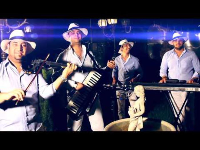 *canta melodia LA MULTI ANI*. =)))