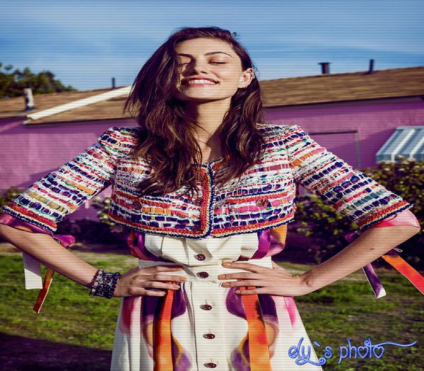 ✿ - *aplauda dupa ce se pune dorinta* La multi ani! :X