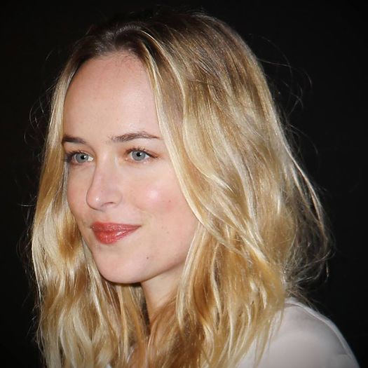 dakota-johnson-hair-style-photo-01
