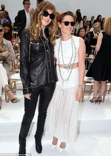 article-0-1F7ABDE300000578-548_634x889