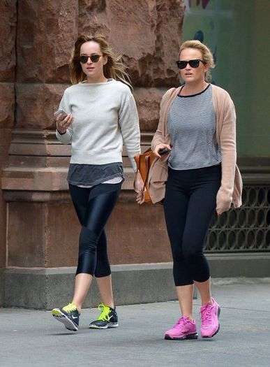 Dakota+Johnson+Emily+Ward+Dakota+Johnson+Emily+P_N_25uLjtRl