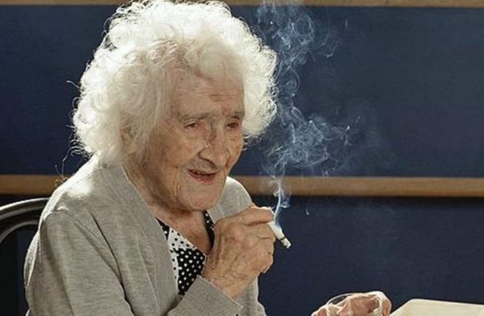 Jeanne Calment (122 de ani); vezi com.:Jeanne Calment (122 de ani) – simbol al longevitatii

