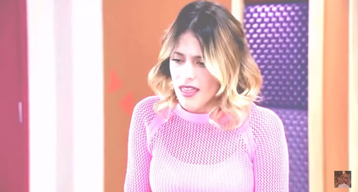 bandicam 2015-04-16 21-22-53-935 - 06 Thinking out loud