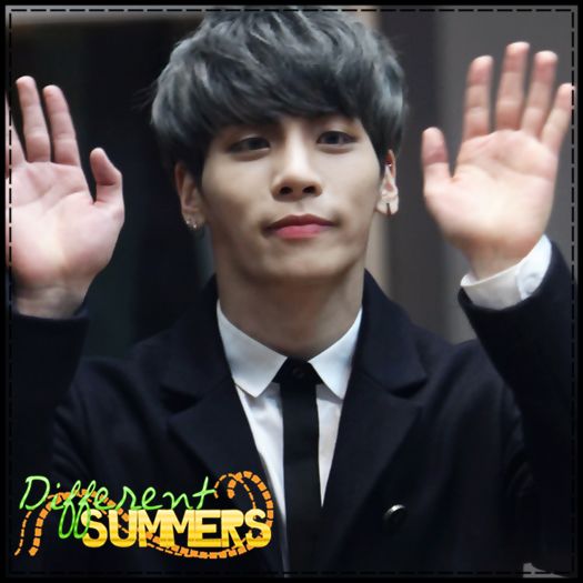 JH| Paa. Come here. :3 *se aseaza pe jos; arata spre picioarele lui*