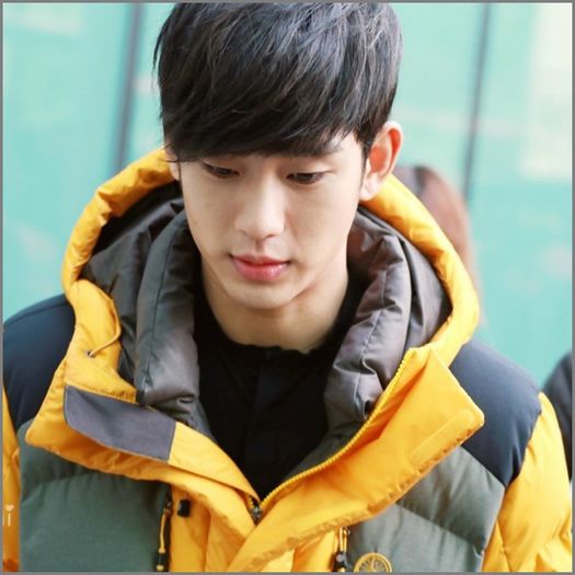 Sh. [se uita la Yura] Yuhuu~ nu ma vezi? -_- :))