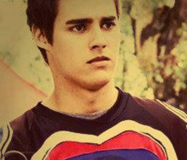 bandicam 2015-04-17 13-43-43-429 - 02 Leon