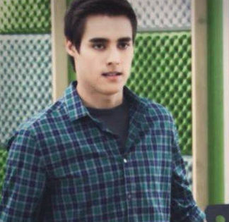 bandicam 2015-04-17 14-23-40-649 - 02 Leon