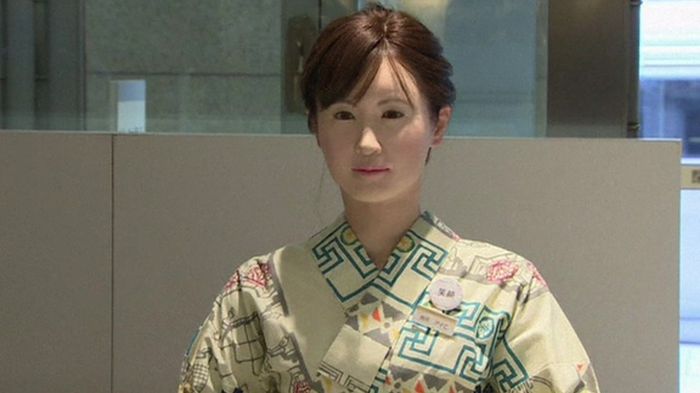 robot umanoid(receptionist)-Tokyo - Diaspora RO-vot 2014 _ stiri diverse