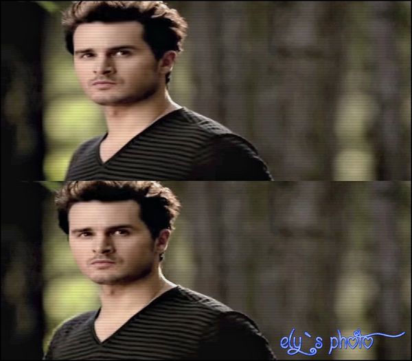 Nu-l ascultati pe Fane, nu dorm cu ea in mana. cl; daca am dormit asa, aveam cosmaruri ca ma vio;;;;lla rebekah=)))))) + Se vede ca te-ai lasat de bere #fane
